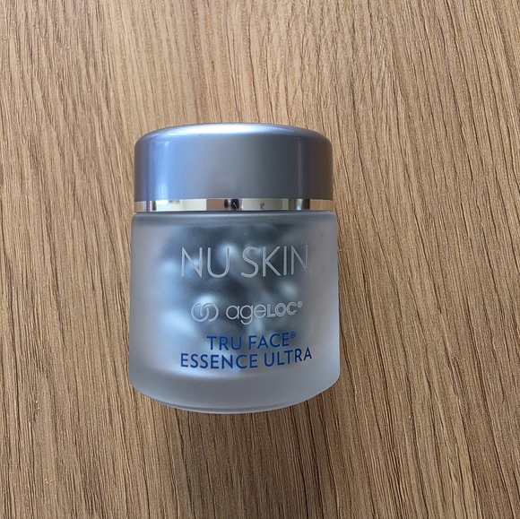 Nu Skin ageLOC Tru Face Essence Ultra | Skincare Serum 60 Caps - Picture 2 of 8